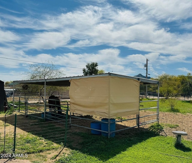 view of outdoor structure featuring an exterior structure and an outdoor structure