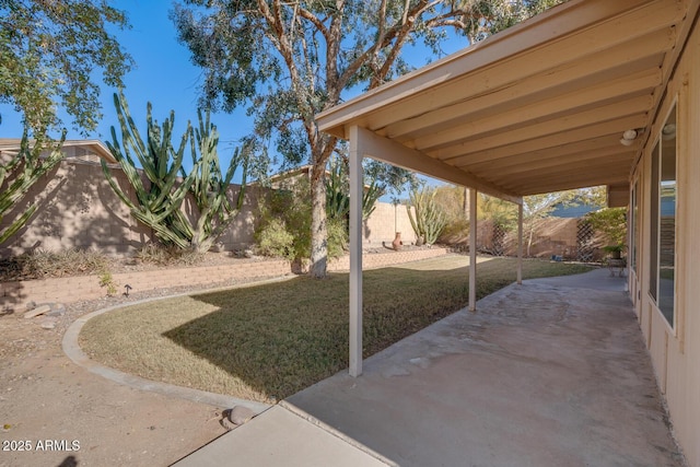 view of yard featuring a patio area