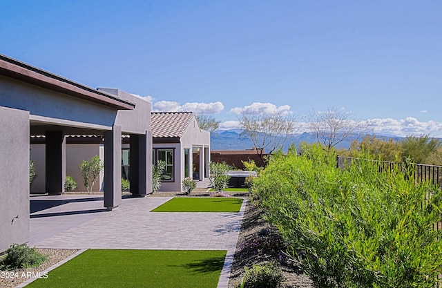 view of yard with a patio