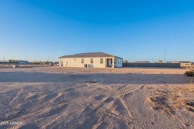 view of front of property