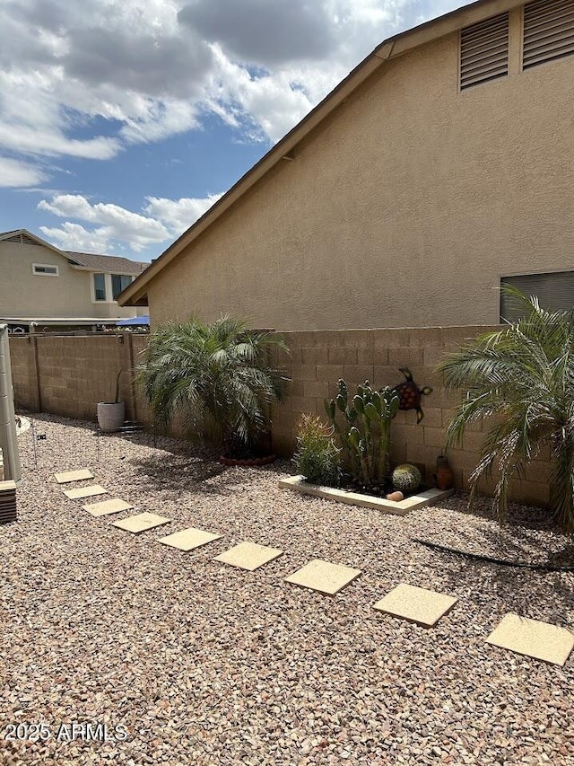 8981 W Tuckey Ln, Glendale, AZ 85305 - view of yard featuring fence