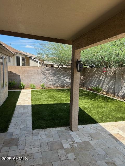 8981 W Tuckey Ln, Glendale, AZ 85305 - view of yard featuring a patio area