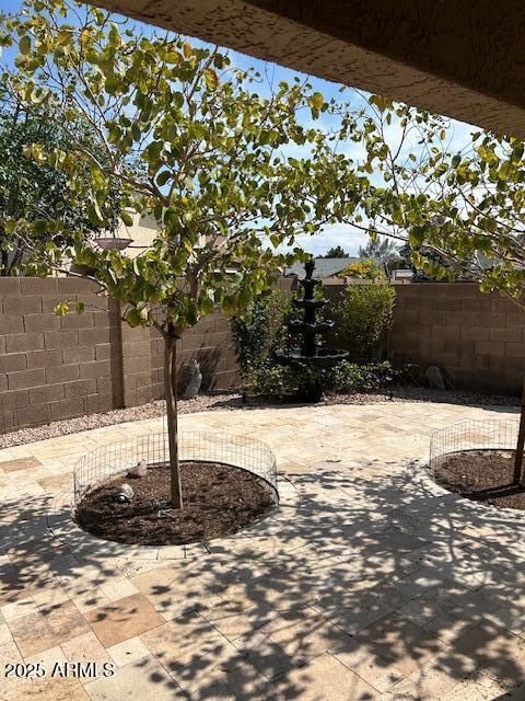 8981 W Tuckey Ln, Glendale, AZ 85305 - view of patio with a fenced backyard