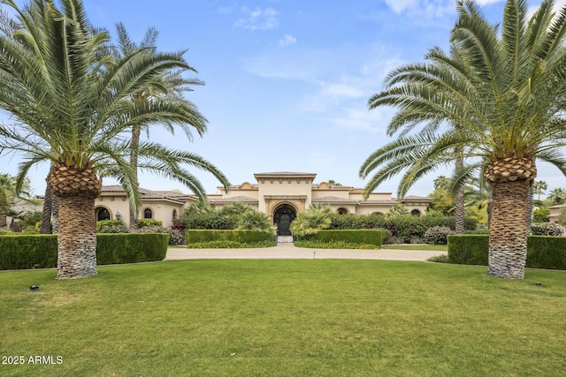 6852 E Fanfol Dr, Paradise Valley, AZ 85253 - view of front of property with stucco siding, a front lawn, and a tile roof
