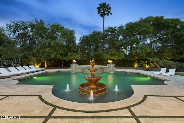 6852 E Fanfol Dr, Paradise Valley, AZ 85253 - view of pool featuring a pool with connected hot tub and a patio