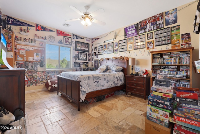 bedroom featuring ceiling fan