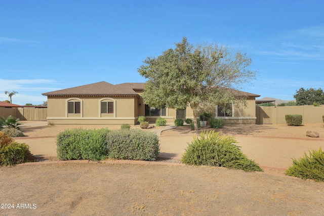 view of front of property