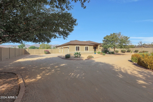 view of front of property