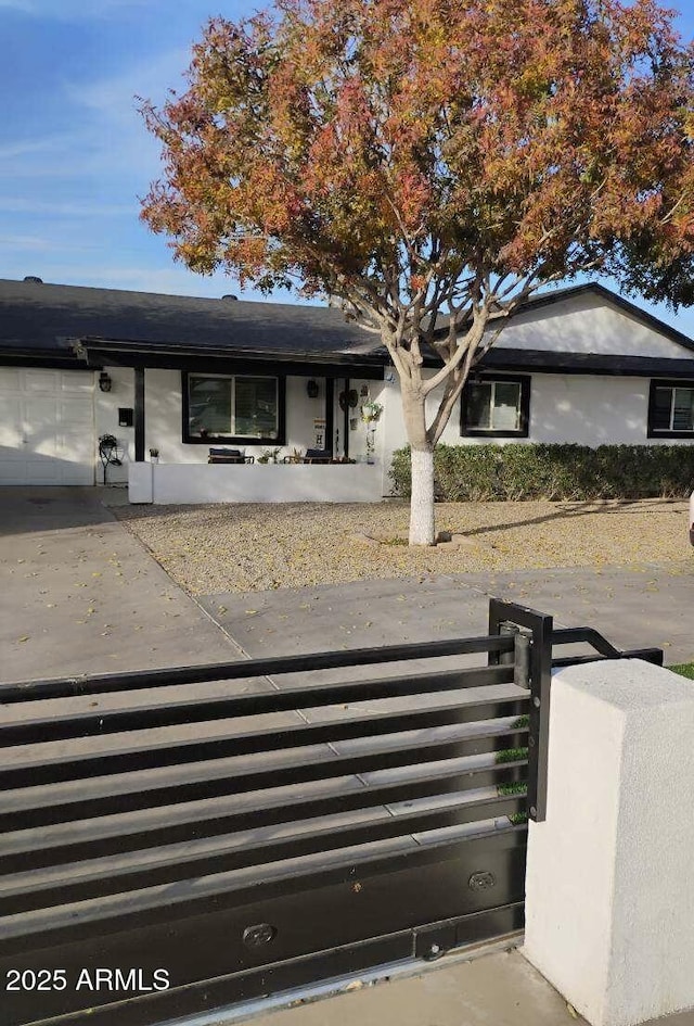 view of front of house featuring a garage