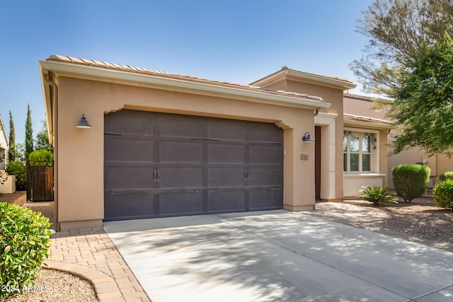 view of front facade featuring a garage