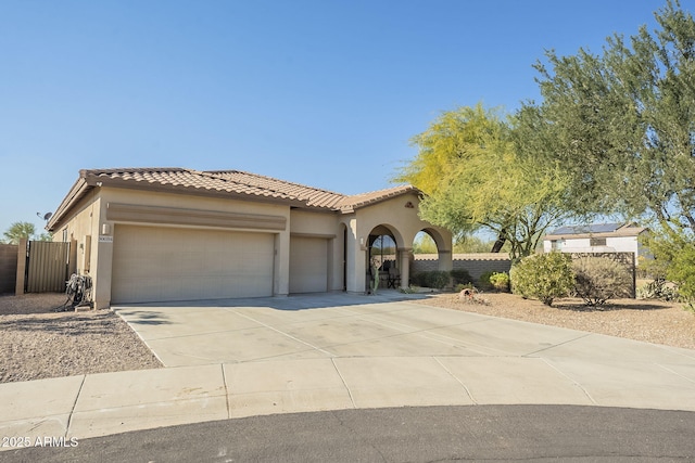 view of front facade featuring a garage