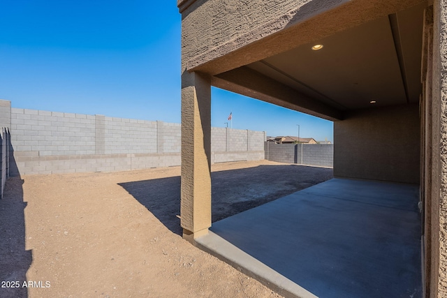 view of yard with a patio area