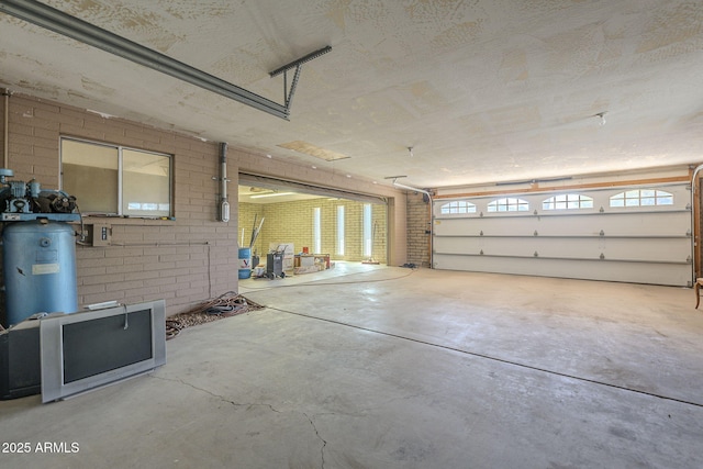 1530 E Loma Ln, Phoenix, AZ 85020 - view of garage