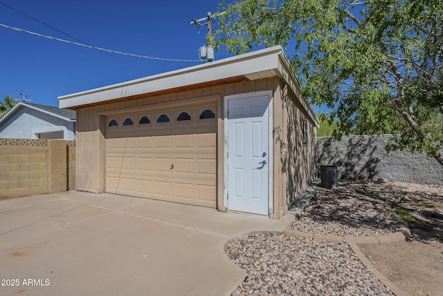 1530 E Loma Ln, Phoenix, AZ 85020 - view of detached garage