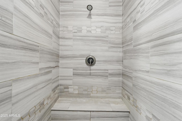 19023 E Buckskin Ct, Rio Verde, AZ 85263 - bathroom with tiled shower
