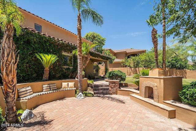 view of patio featuring an outdoor hangout area