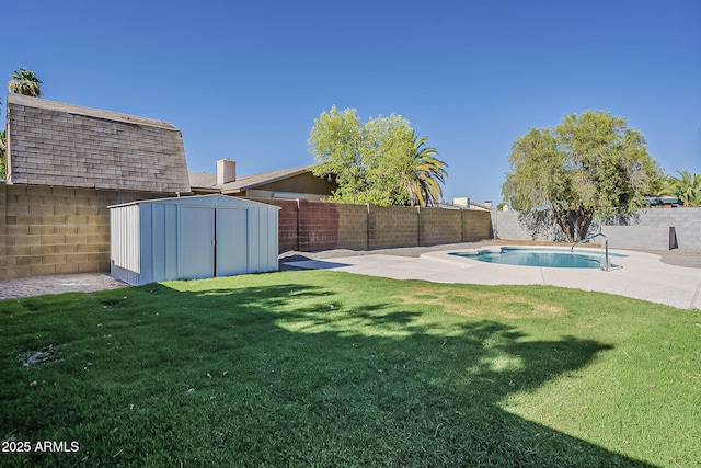 5028 W Shangri La Rd, Glendale, AZ 85304 - fenced backyard featuring a storage shed