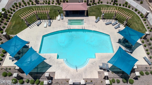 1350 S Greenfield Rd Unit 1166, Mesa, AZ 85206 - community pool with a patio area