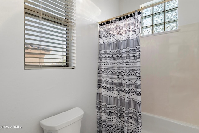 11193 N 121st Way, Scottsdale, AZ 85259 - full bathroom with shower / tub combo with curtain and toilet