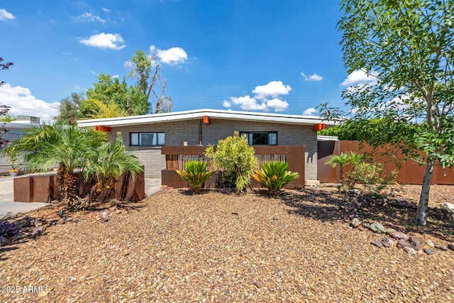 5739 N 11th St, Phoenix, AZ 85014 - view of front facade