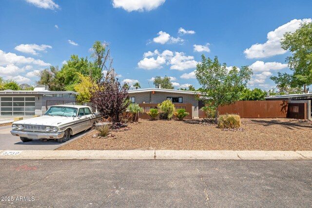 5739 N 11th St, Phoenix, AZ 85014 - view of front facade