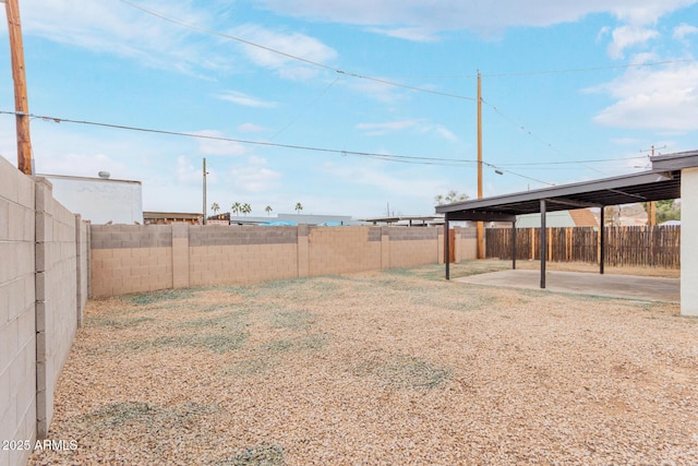 view of yard featuring a patio area