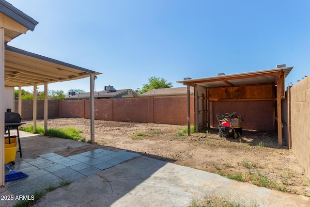 8051 W Mariposa Dr, Phoenix, AZ 85033 - fenced backyard with a patio