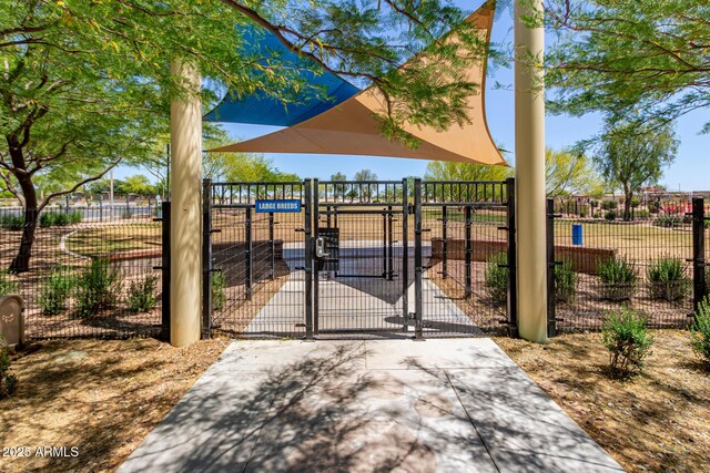 2881 N Riverside Dr, Florence, AZ 85132 - gate with fence