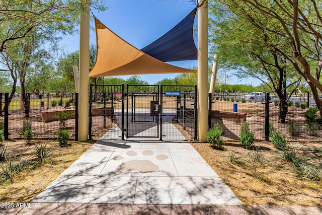 2881 N Riverside Dr, Florence, AZ 85132 - surrounding community featuring a gate and fence