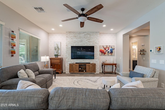 10207 W Hedge Hog Pl, Peoria, AZ 85383 - living area with a ceiling fan, recessed lighting, and baseboards