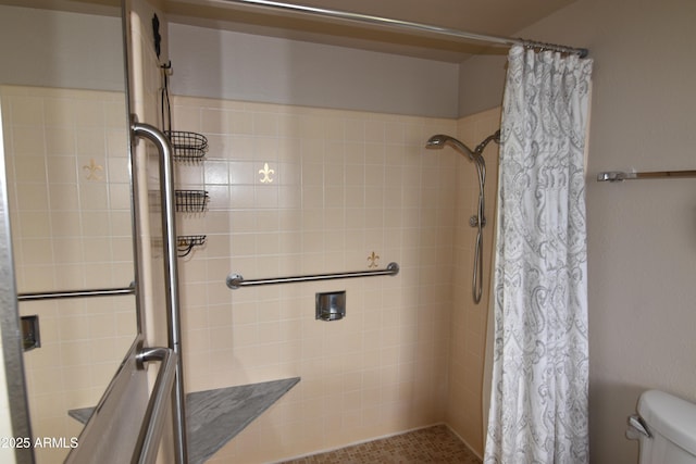 5720 E University Dr, Mesa, AZ 85205 - bathroom featuring tiled shower and toilet