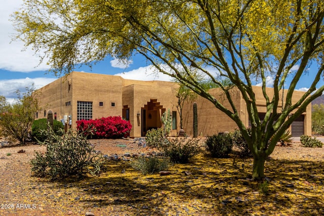 5978 E Chuckwalla Trl, Cave Creek, AZ 85331 - pueblo revival-style home featuring stucco siding