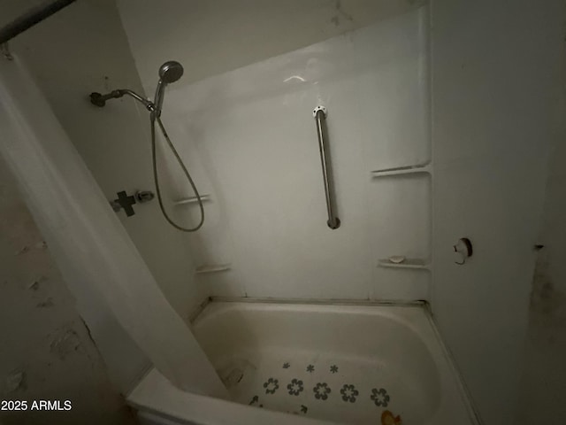 829 W Spray St, Superior, AZ 85173 - bathroom with shower / bath combo