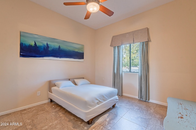 bedroom with ceiling fan