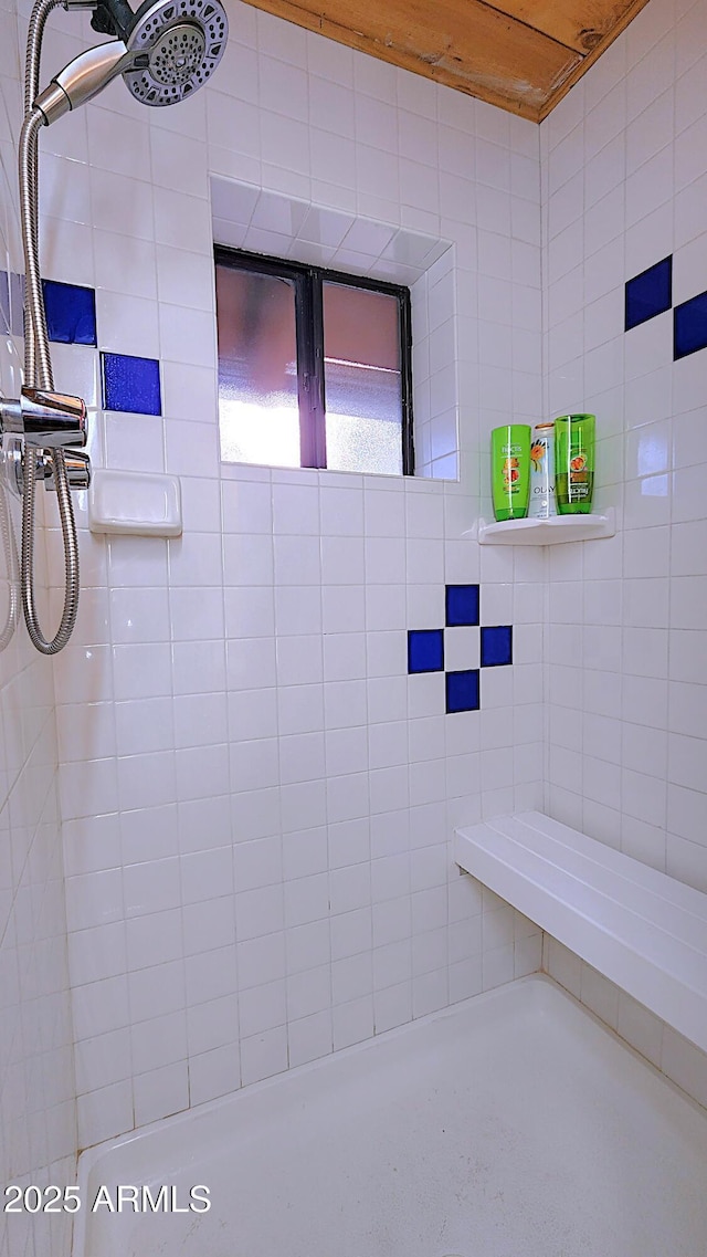 12814 E Dream Acres Ln, Parks, AZ 86018 - full bathroom featuring a tile shower