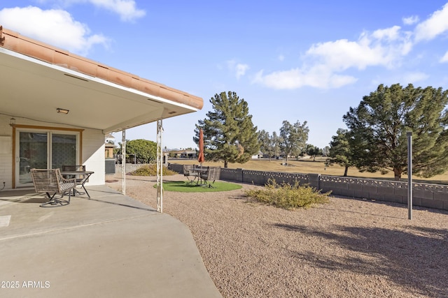 view of yard featuring a patio