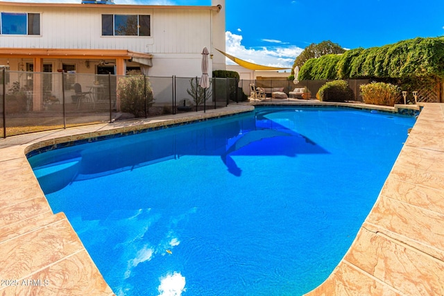 view of swimming pool