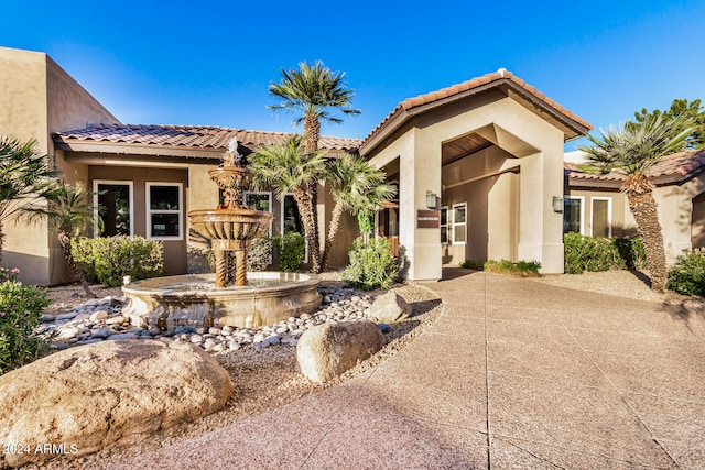 view of mediterranean / spanish-style house