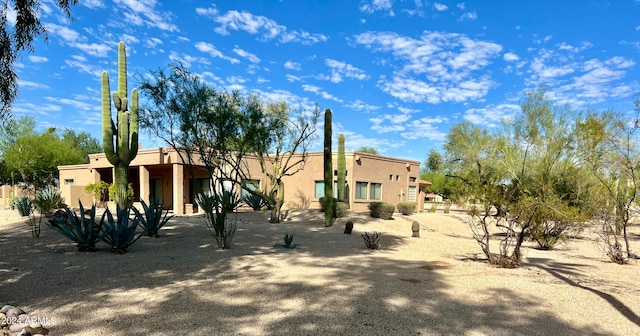 view of front of property