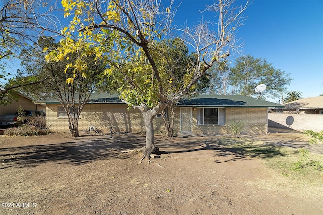 view of front of property