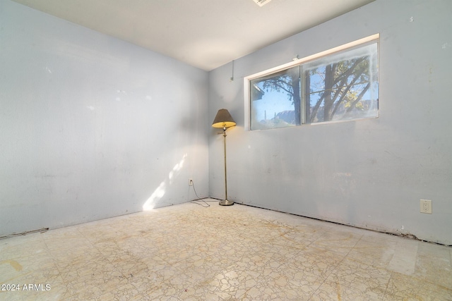 214 S Hing Dr, Superior, AZ 85173 - view of spare room
