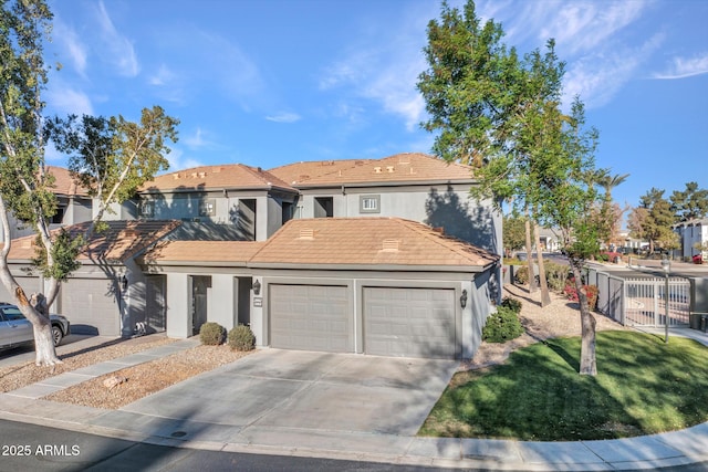 view of front facade featuring a garage