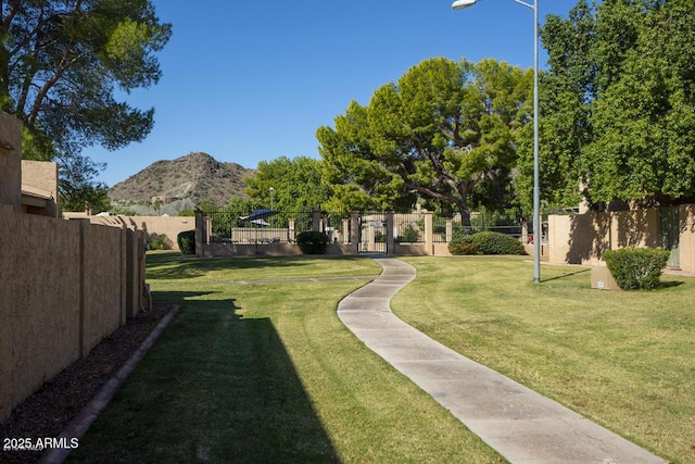 1120 E Beryl Ave, Phoenix, AZ 85020 - view of yard with a mountain view