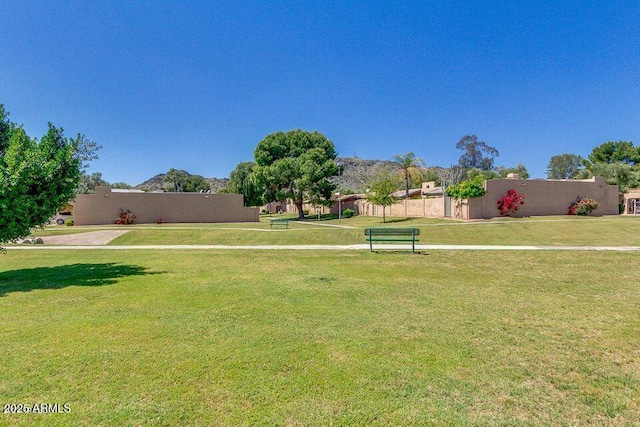 1120 E Beryl Ave, Phoenix, AZ 85020 - view of green lawn