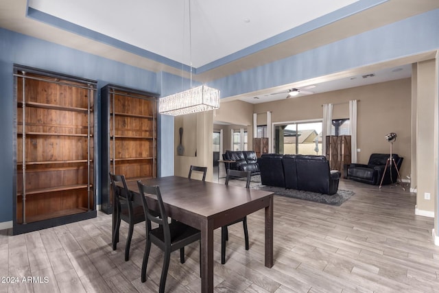 dining room with ceiling fan