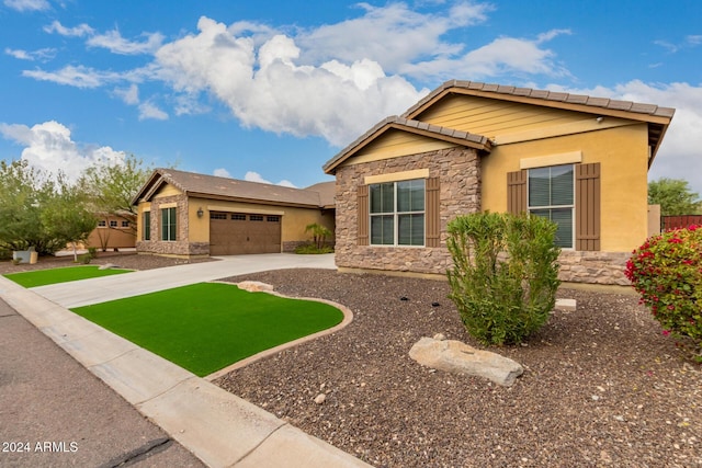 craftsman house featuring a garage