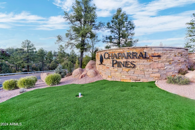 view of community / neighborhood sign