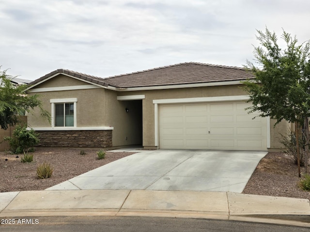 view of front facade featuring a garage