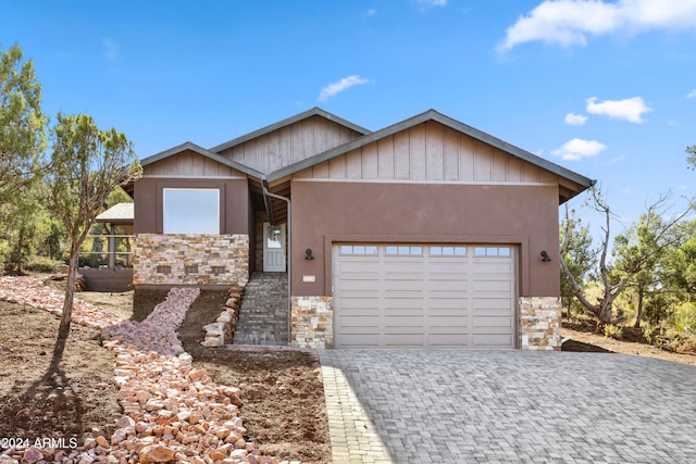 view of front of house featuring a garage