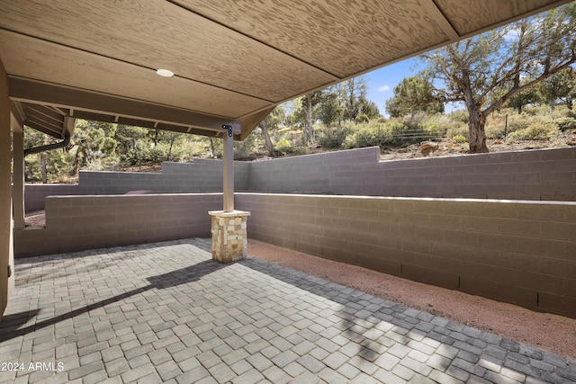 1124 S Sycamore Cir Unit 1, Payson, AZ 85541 - fenced backyard with a patio